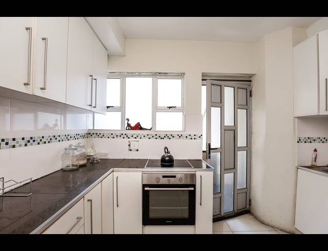 2 BEDROOM APARTMENT FOR SALE IN DURBAN CENTRAL